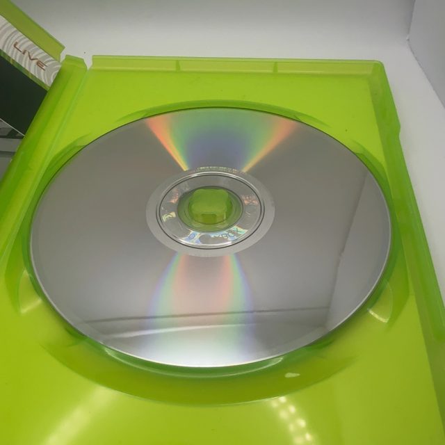 Xbox 360 - Grand Theft Auto IV (photo 4)