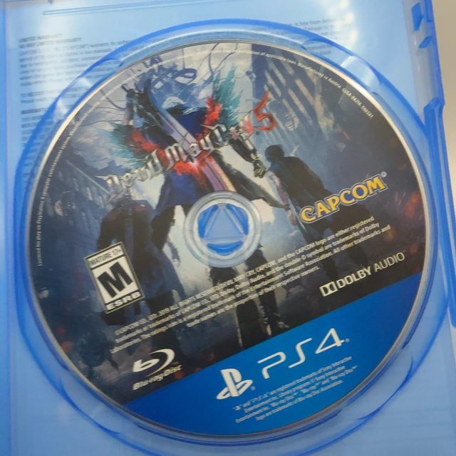 PS4 - Devil May Cry 5 (photo 3)