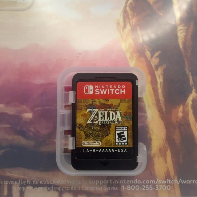 Nintendo Switch - The Legend of Zelda: Breath of the Wild (photo 3)