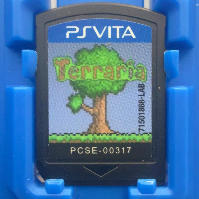 PSVita - Terraria (photo 3)